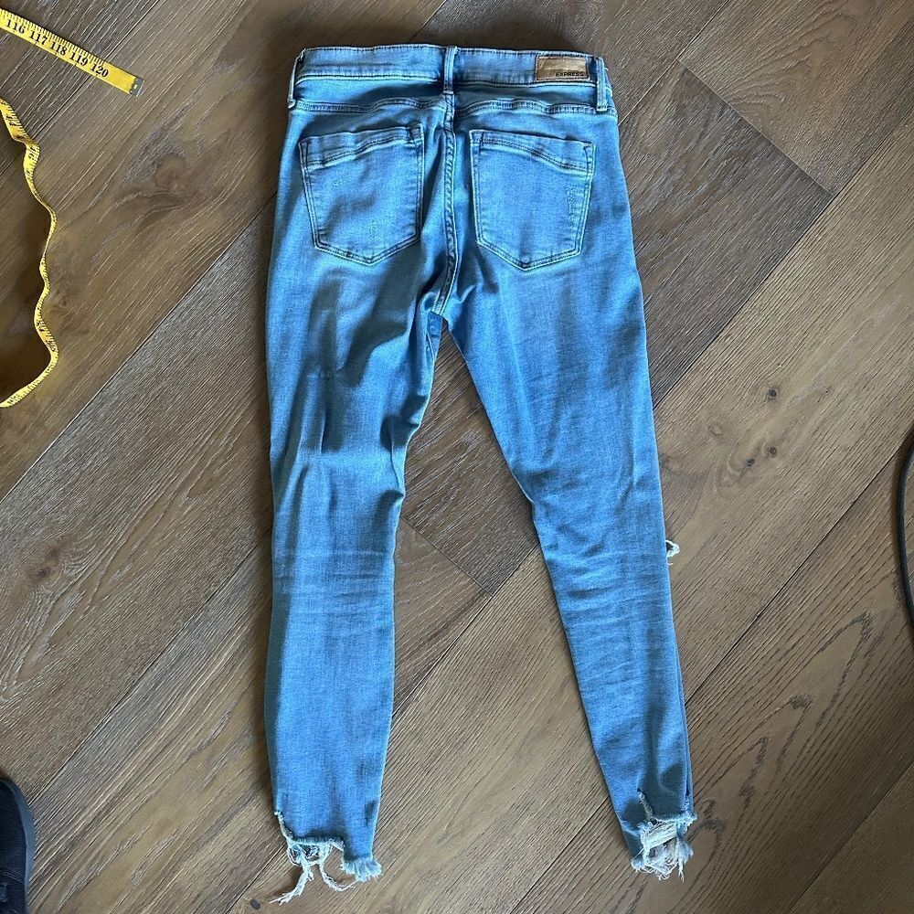 Express Ultimate Stretch Mid Rise Ankle Legging Jean Size 4 - Picture 10 of 10